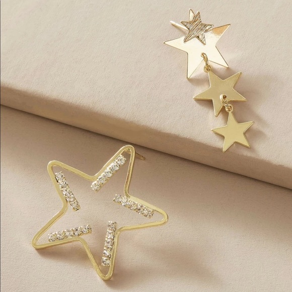 Jewelry - 🆕 Mismatched Star Earrings